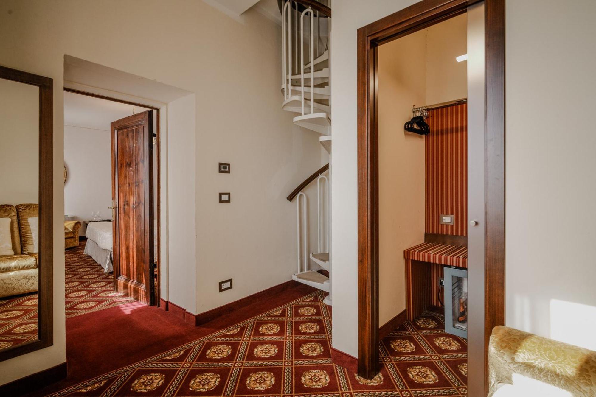 Villa Lecchi Hotel Wellness Колле-ди-Валь-д'Эльса Экстерьер фото