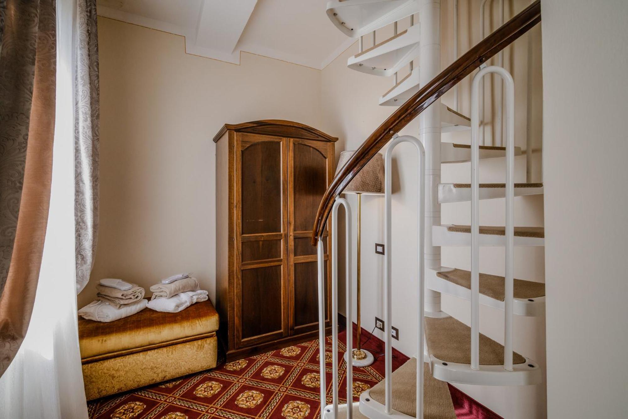 Villa Lecchi Hotel Wellness Колле-ди-Валь-д'Эльса Экстерьер фото